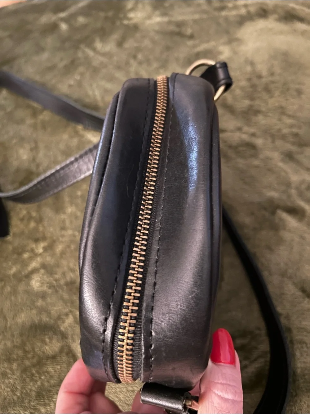 Portland Leather Black Round Leather Crossbody